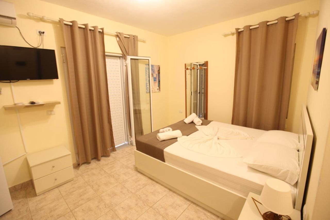 Hotel Prishtina Saranda Extérieur photo
