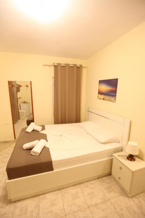 Hotel Prishtina Saranda Extérieur photo