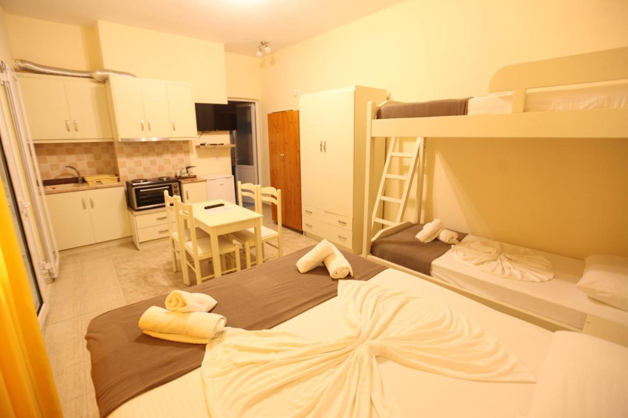Hotel Prishtina Saranda Extérieur photo