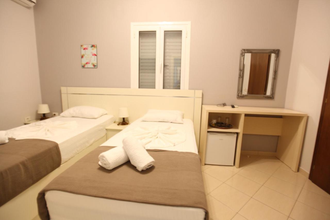 Hotel Prishtina Saranda Extérieur photo