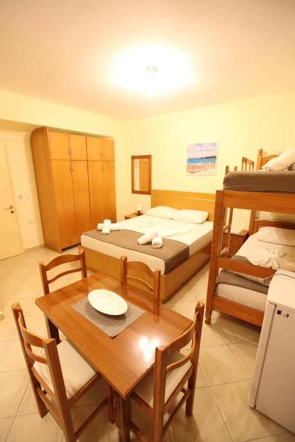 Hotel Prishtina Saranda Extérieur photo