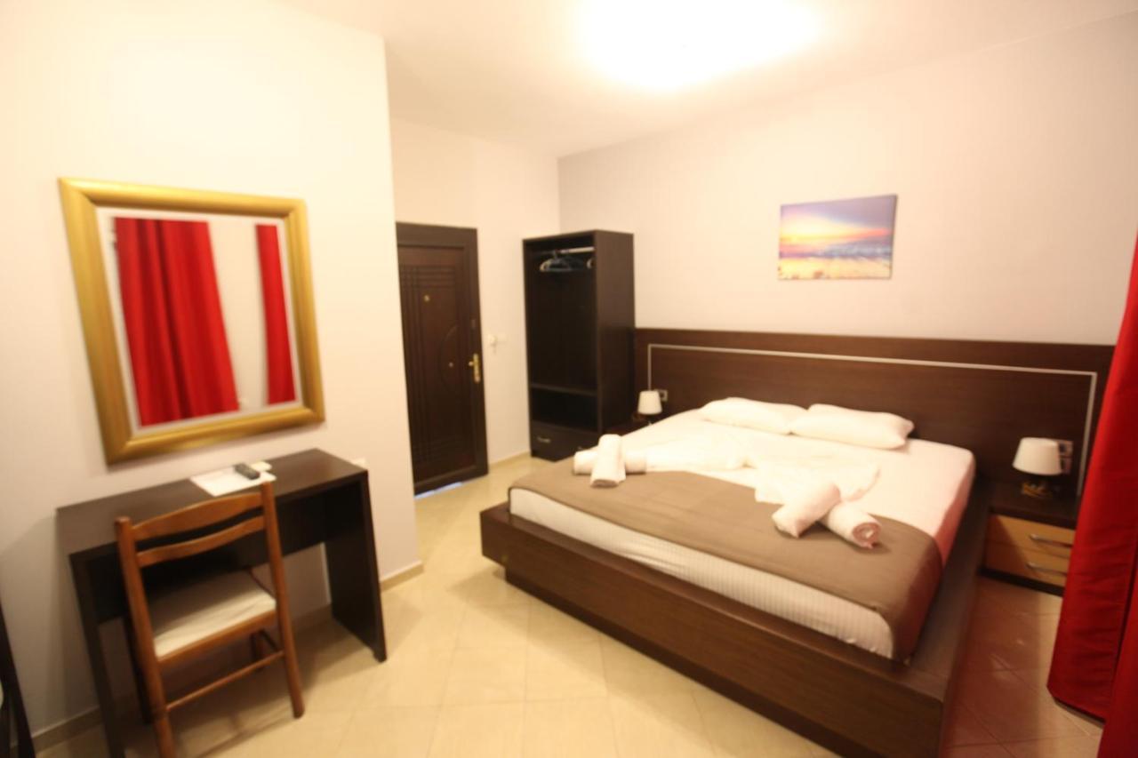 Hotel Prishtina Saranda Extérieur photo