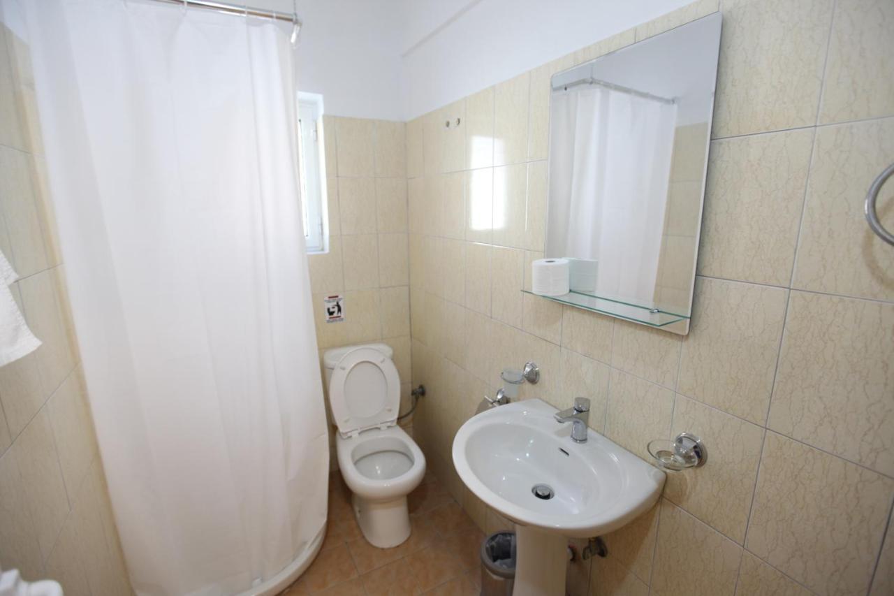 Hotel Prishtina Saranda Extérieur photo
