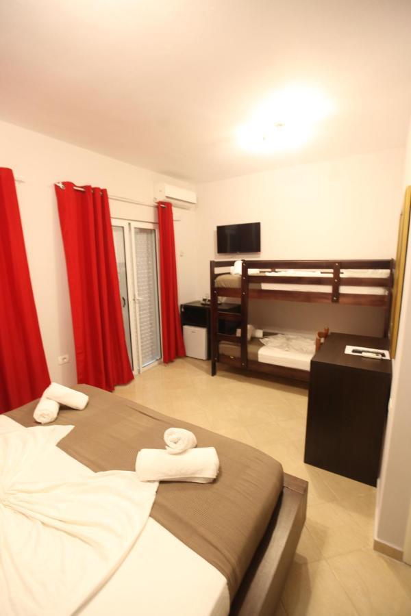 Hotel Prishtina Saranda Extérieur photo