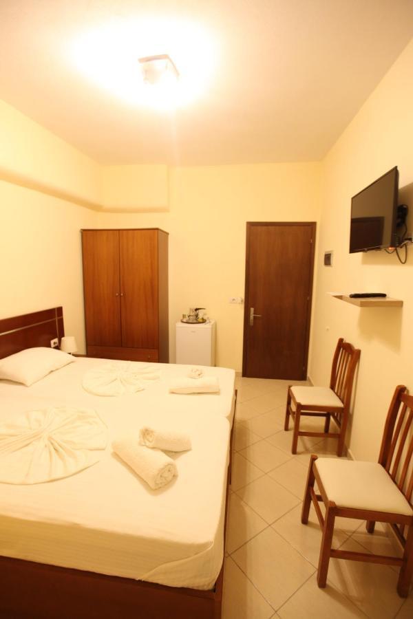 Hotel Prishtina Saranda Extérieur photo