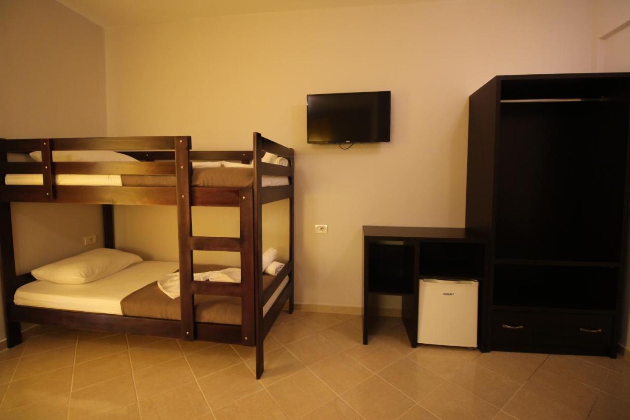 Hotel Prishtina Saranda Extérieur photo