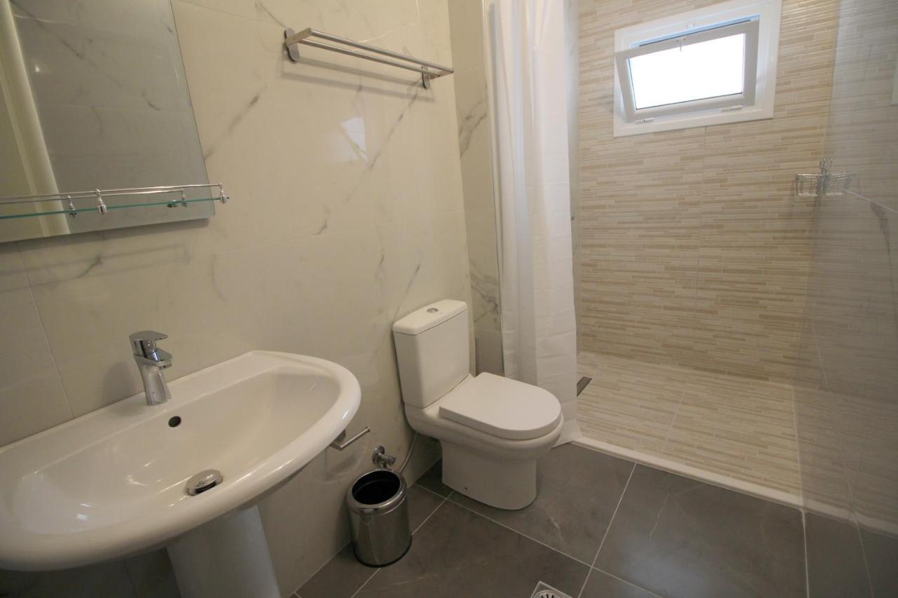 Hotel Prishtina Saranda Extérieur photo