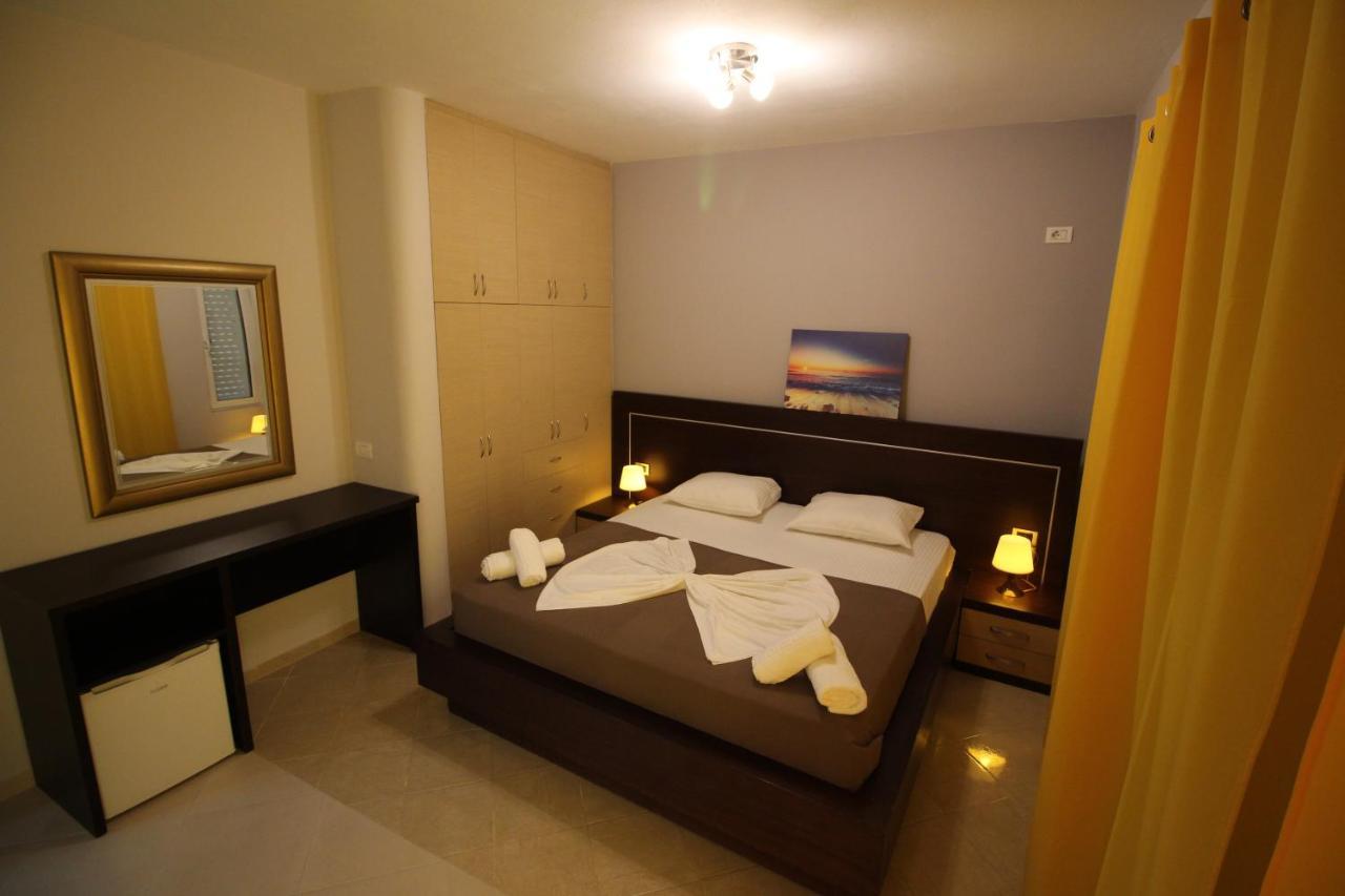 Hotel Prishtina Saranda Extérieur photo