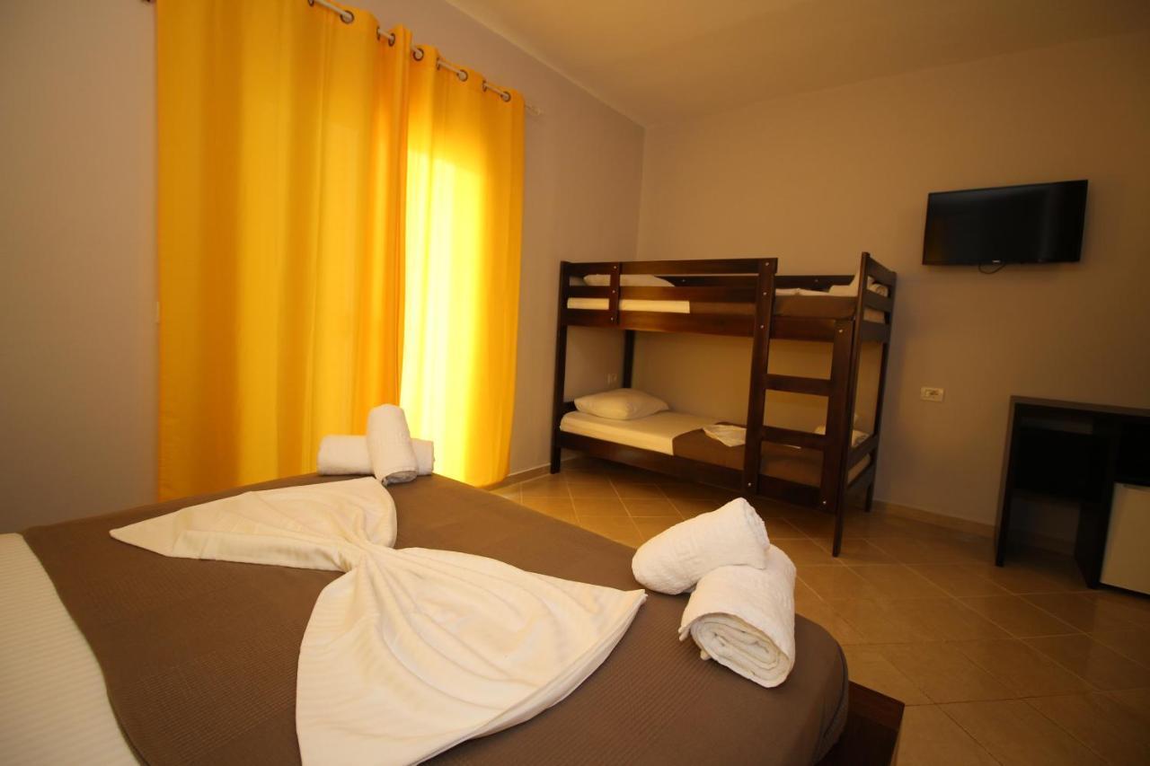 Hotel Prishtina Saranda Extérieur photo