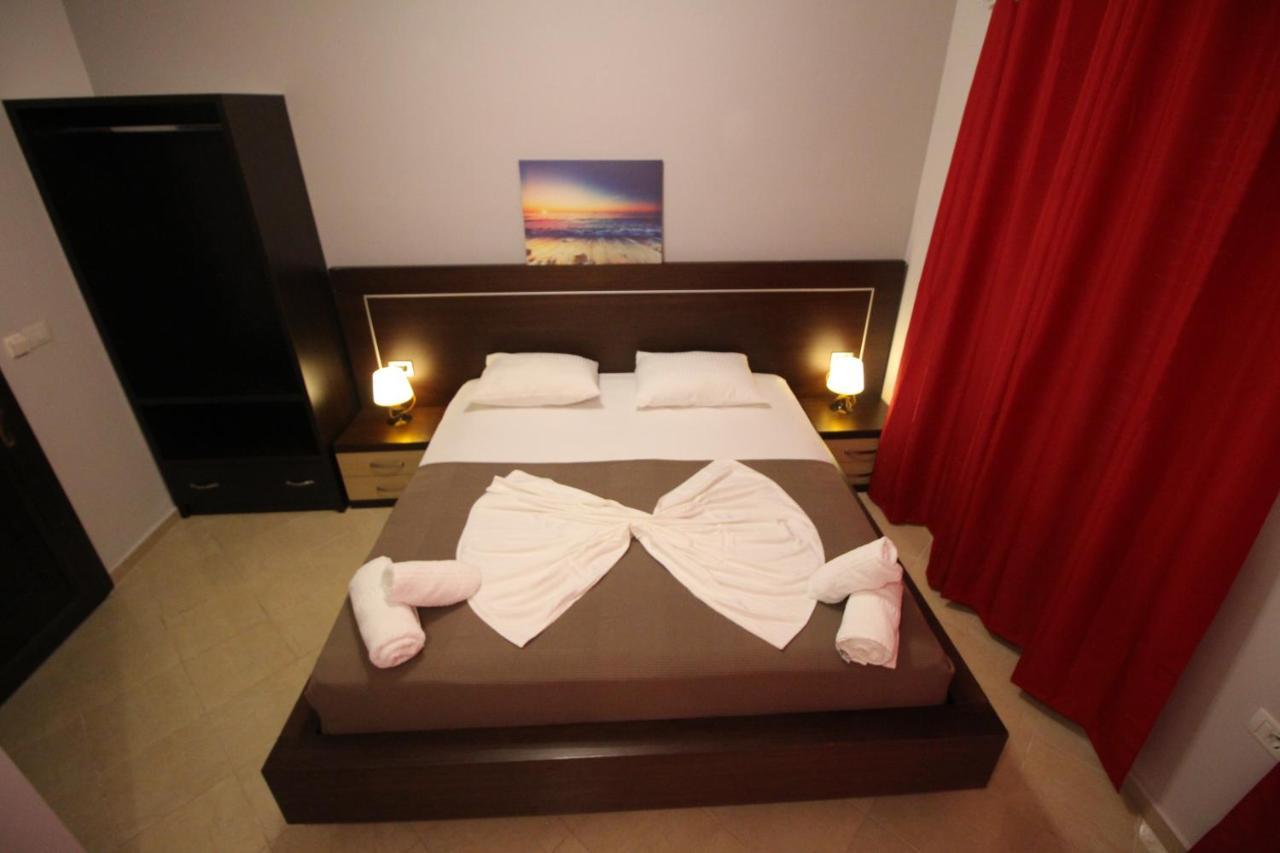 Hotel Prishtina Saranda Extérieur photo